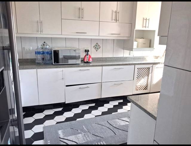 3 BEDROOM HOUSE FOR SALE IN BLUFF